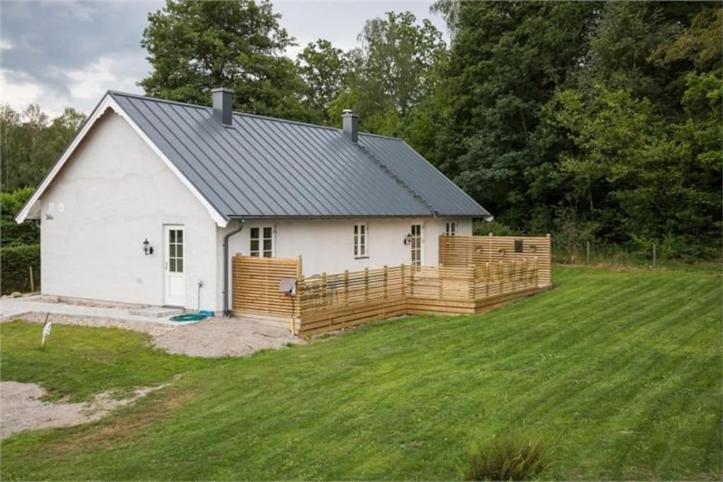 Beautiful And Cosy House Near The Lake Olofström Kültér fotó